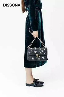 圣誕特別禮遇來(lái)襲 潮流大牌服飾低至5折,更有部分商品滿(mǎn)額贈(zèng)禮驚喜來(lái)襲